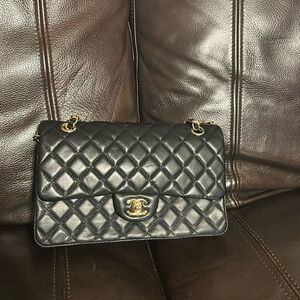 Elegant Black Quilted Chain Bag